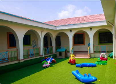 Synthetic turf installation – garden feature lawn